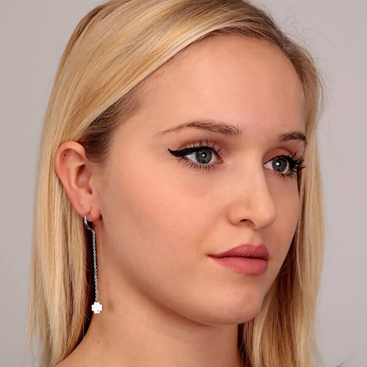 V6H43A941C26579A703E81FCB91EA18D683R3692714P5