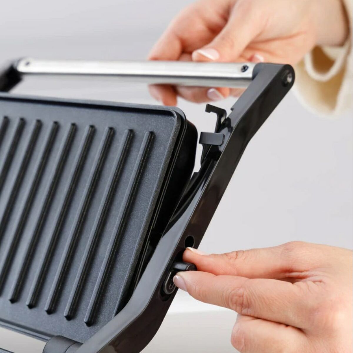 V3H0C2DDC608E79D15C0391D6B25D330E84R4387241P7