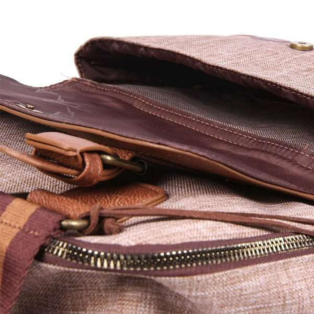 V3HBC1E8411F4A3F6A4CF3561FAF1D41A80R4871645P6