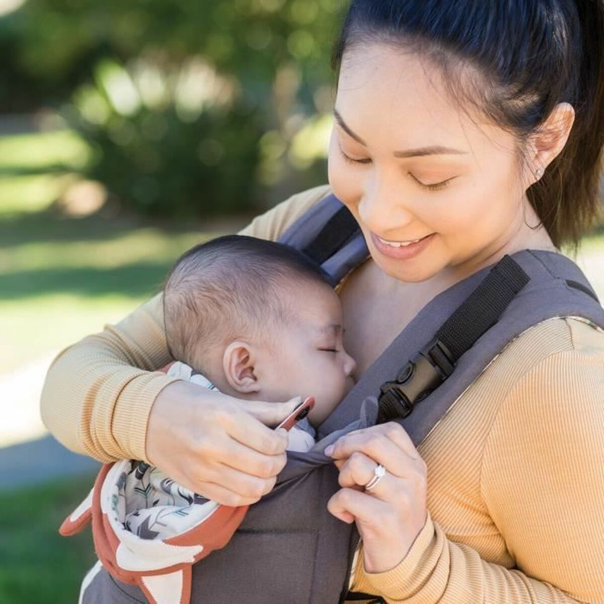 Mochila porta bebê Infantino Cuddle Up Fox + 6 Meses + 0 Meses - EcoNest