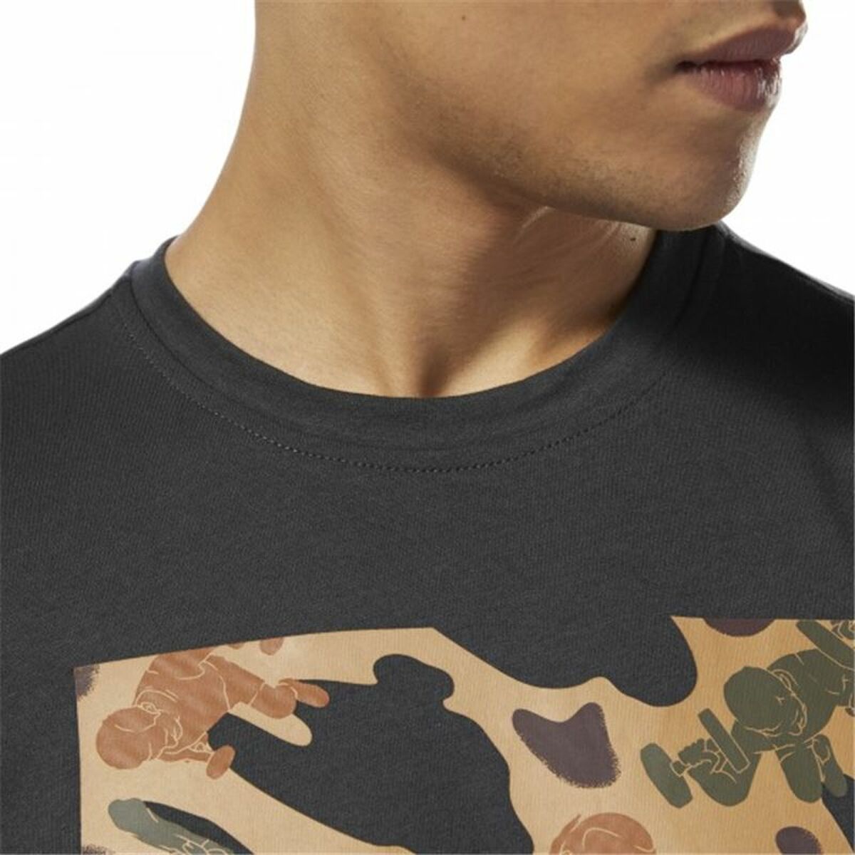 Camisola de Manga Curta Homem Reebok Sportswear Training Camuflagem Preto - EcoNest