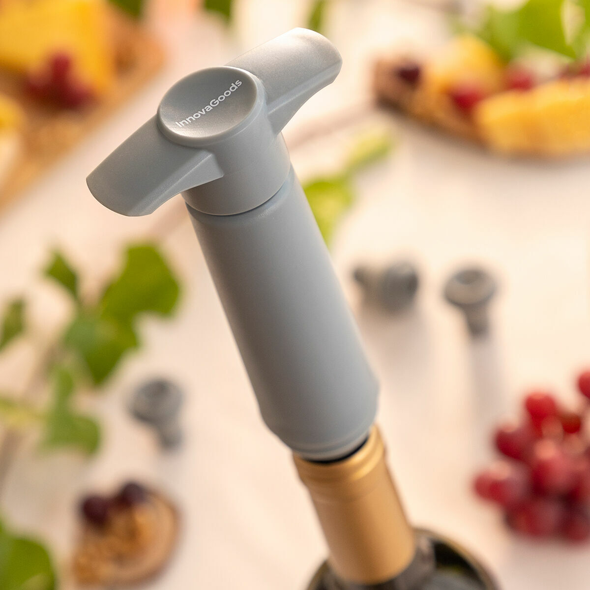 Bomba de Vácuo e Tampas para Vinho Winuum InnovaGoods (4 tampões) - EcoNest