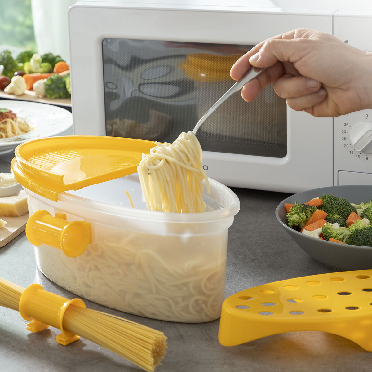 Caixa para Cozinhar Massa no Micro-ondas 4 em 1 com Acessórios e Receitas Pastrainest InnovaGoods - EcoNest