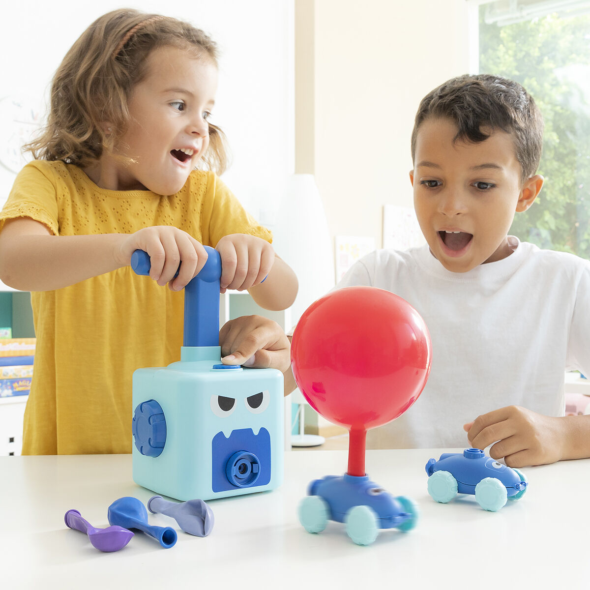 Brinquedo Lançador de Carrinhos e Globos 2 em 1 Coyloon InnovaGoods - EcoNest